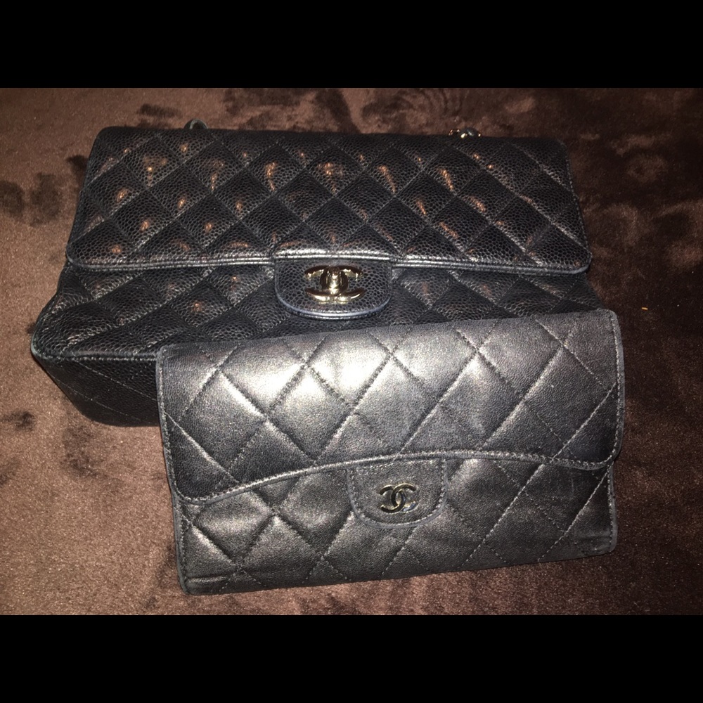CHANEL quilted black bag AND wallet set. Authentic
